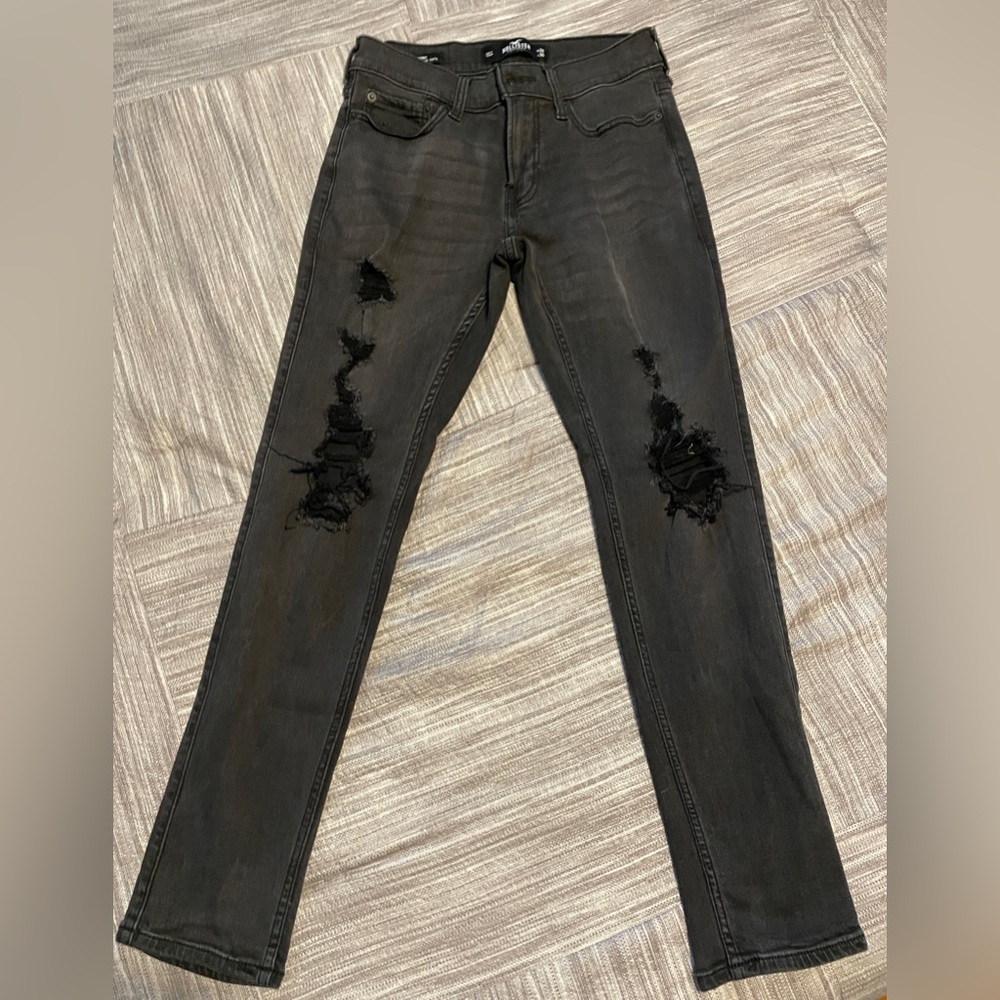 Young men’s Hollister skinny jeans, black, advanced stretch, 26x30, distressed